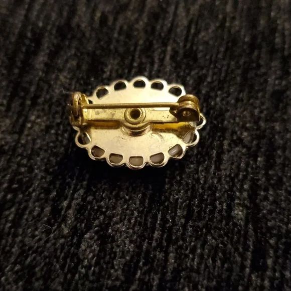 Vintage Gold Tone Pink Rose White Milk Glass Floral Cameo Pin - Picture 4 of 5